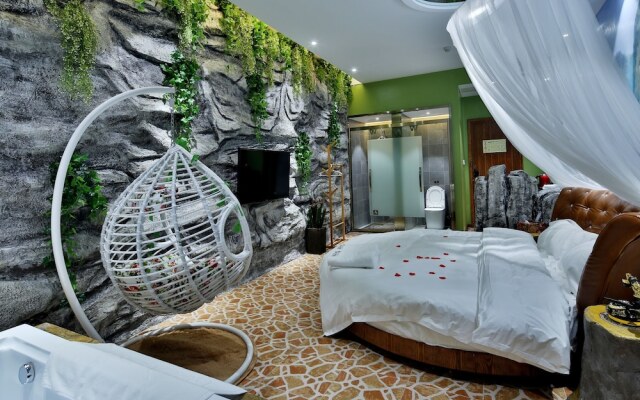 Yunxi Art Theme Hotel