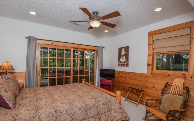 Old Bruin's Den 4 Bedroom House