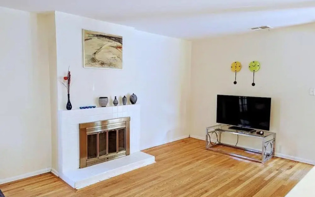 Convinient Location in Los Angeles