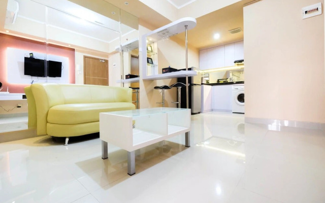 Bright and Stylish 1BR The Oasis Apartment Cikarang