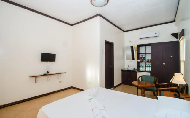 Turtle Inn Resort