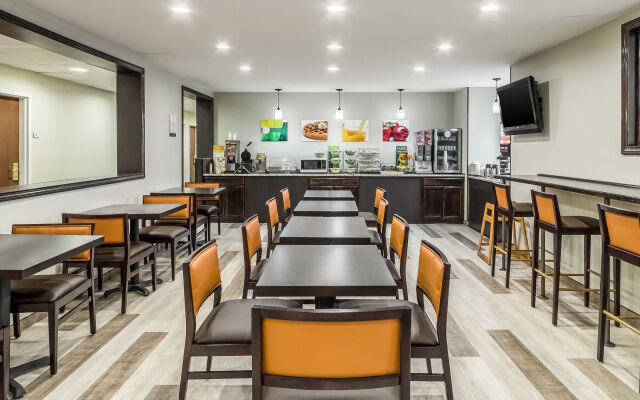 Comfort Inn & Suites