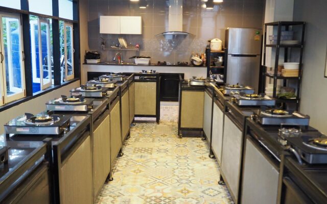 Sherloft Home & Hostel