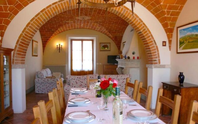 Stunning private villa for 8 guests with private pool, WIFI, TV, terrace, pets allowed and parking