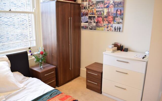 1 Bedroom Apartment In Earls Court