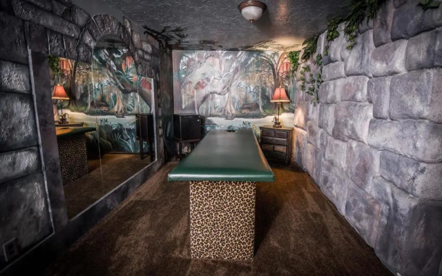 The Anniversary Inn Logan