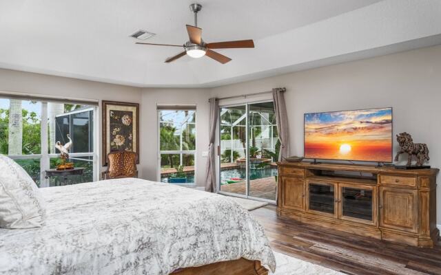 Nokomis Pool Home on the Canal