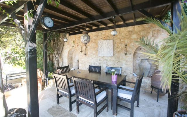 Villa Jannadutania by Akdenizvillam