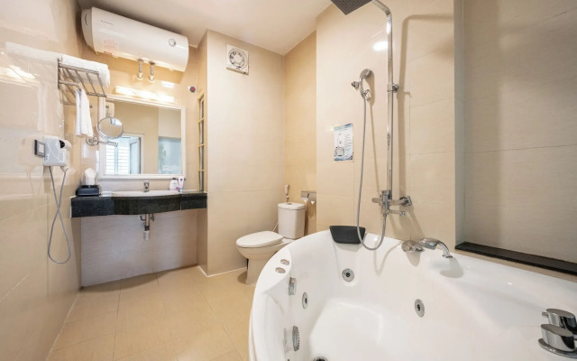 A25 Hotel - Dich Vong Hau