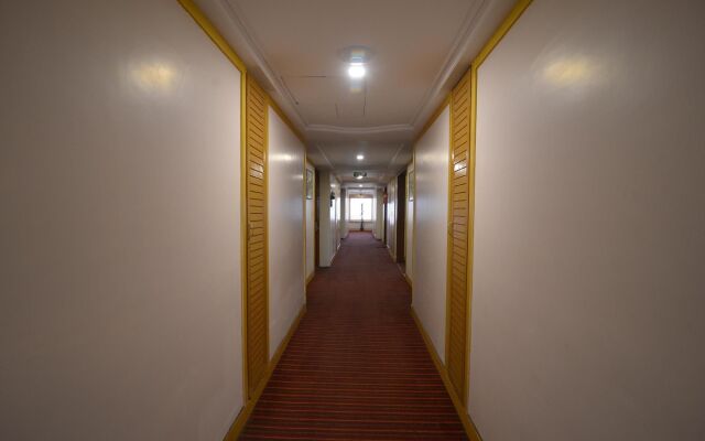 OYO 1929 Hotel Royal Court