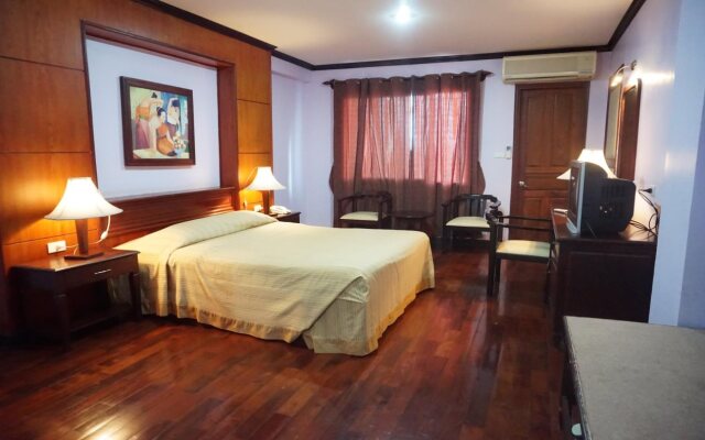 Vansana Riverside Hotel