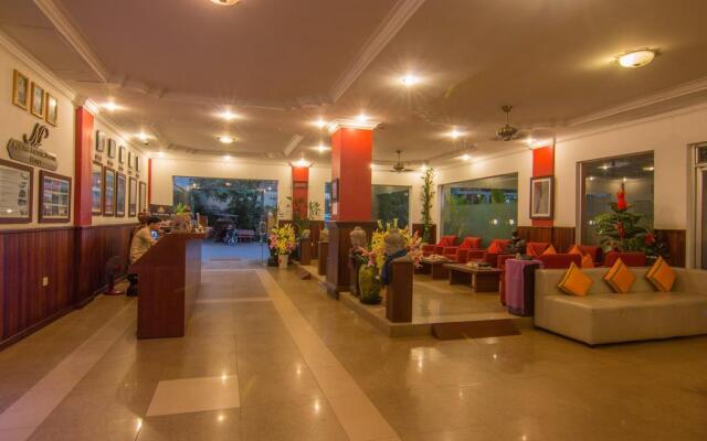 Mekong Angkor Deluxe Hotel