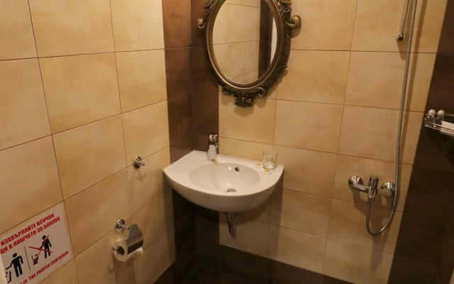 City Hotel