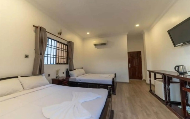 4 Rivers Hotel
