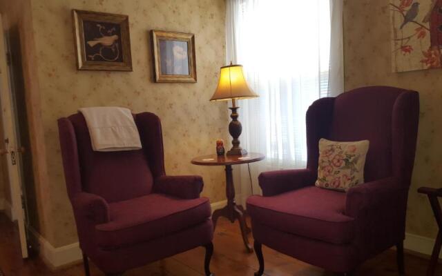 Hummingbird Inn