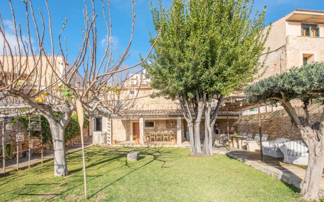 Pintor In Caimari With 3 Bedrooms And 2 Bathrooms