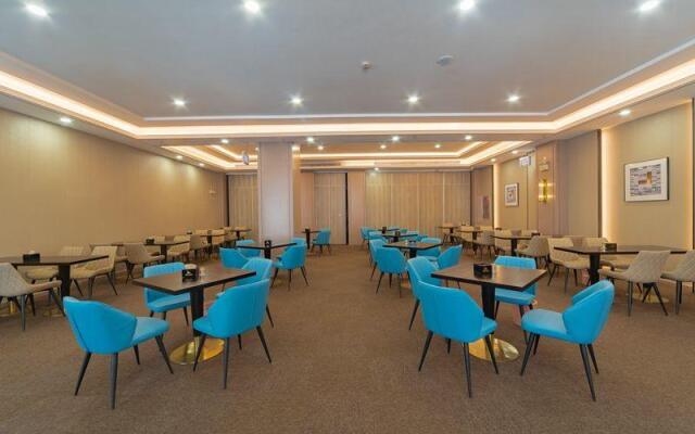 GreenTree Eastern Dali Railway Station Hotel