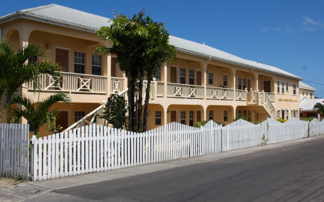Connie's Comfort Suites