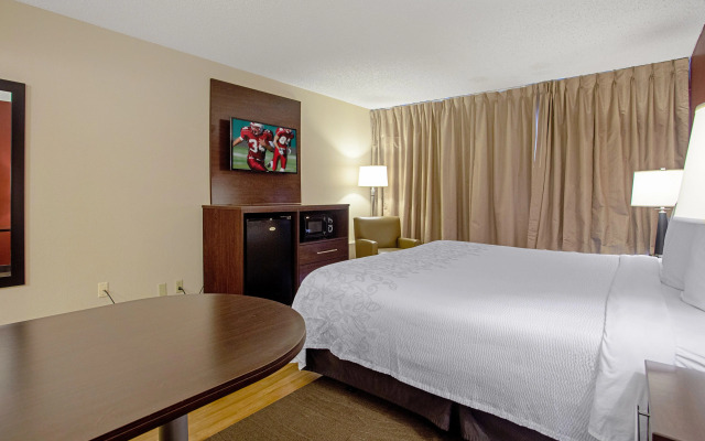 Red Roof Inn PLUS+ Wichita East