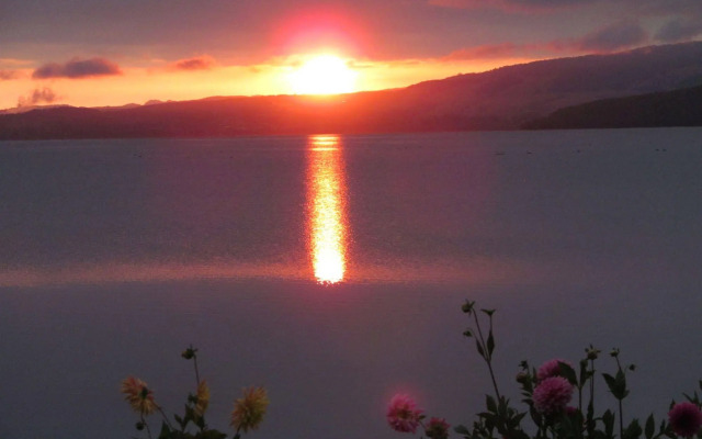 Nicara Lakeside Lodge