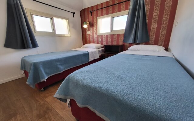 Haifa Hostel