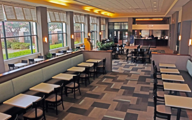 Quality Suites Lake Wright - Norfolk Airport