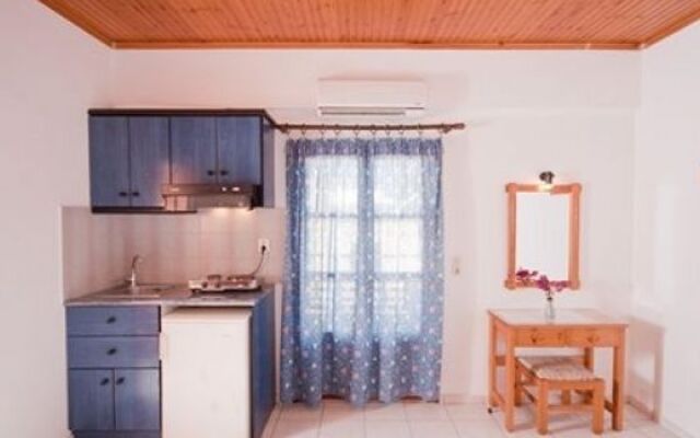 Elpis Hotel