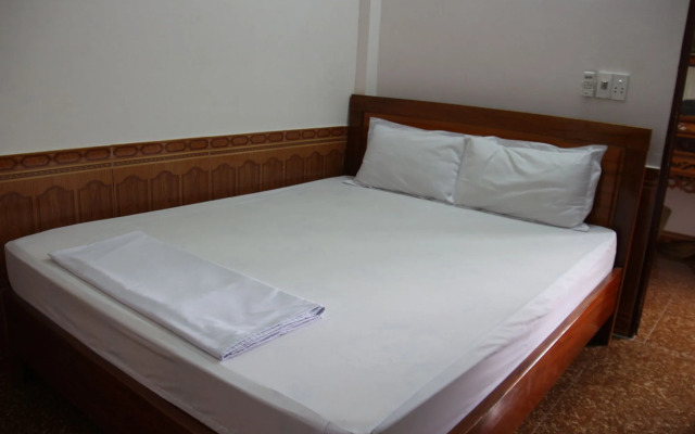 Green Riverside Cosy Home