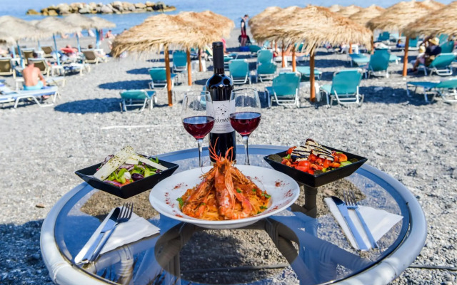 Nostos Beach