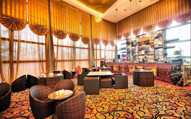 Vienna International Hotel Shandong Yantai FTA Jinshatan Xingyi Square