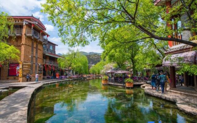 Yunmengze Hostel