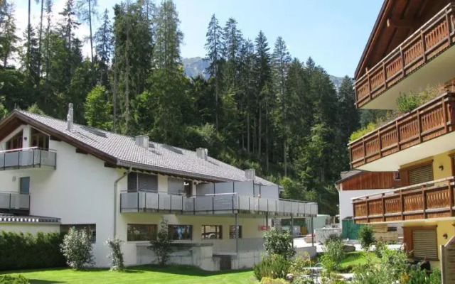 Haus Rätia, Klosters Platz