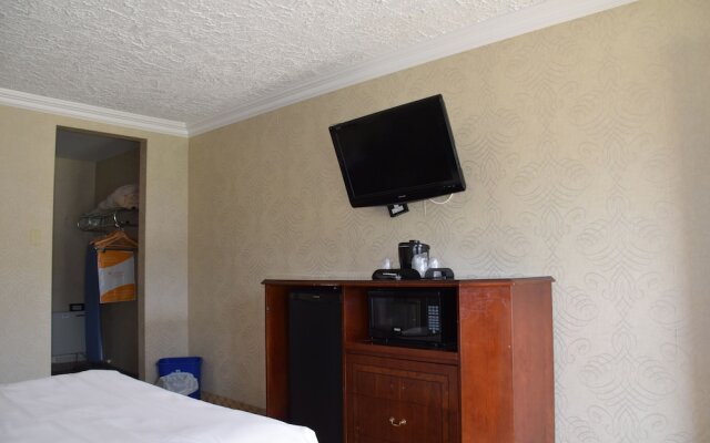 Festival Courtyard Inn