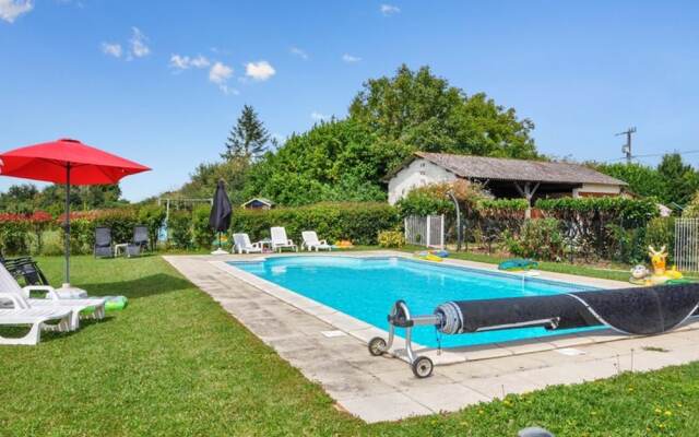 House With one Bedroom in Brux, With Pool Access, Enclosed Garden and