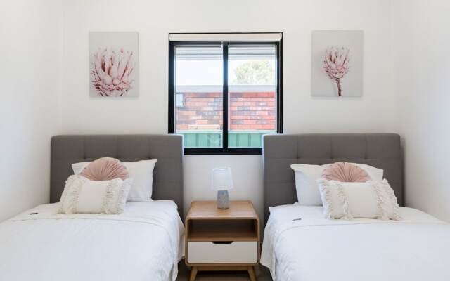 Studio 64 Oyster Bay Modern 3 Bedroom