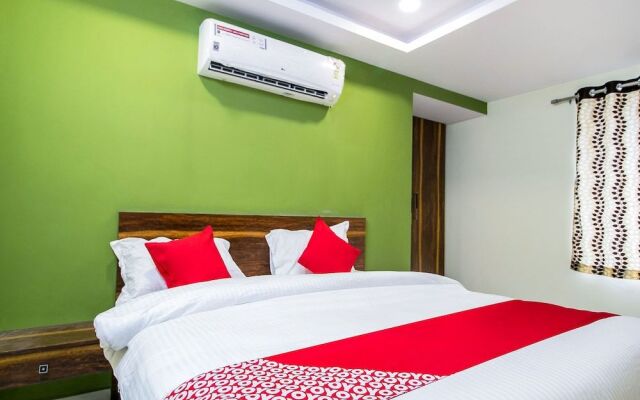 OYO 11842 Hotel Sri Sai Grand Inn