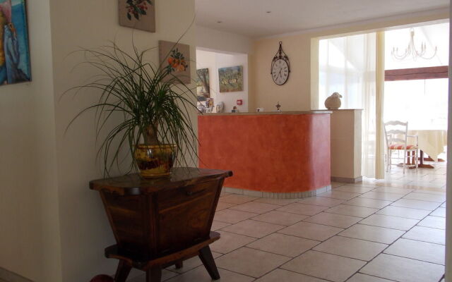 Au Relais Provencal