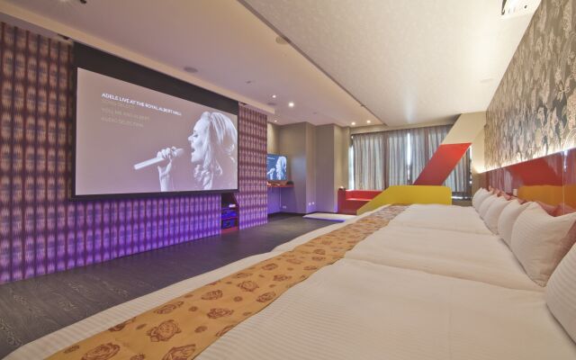 85 Love Hotel