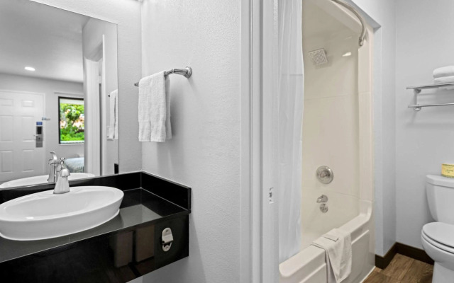 Motel 6 Monterey, CA