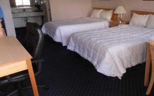 Econo Lodge Inn & Suites Central