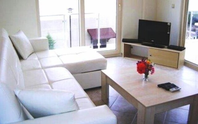 Royal Heights Adabuku 3 Bedrooms Villa