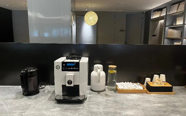 Ji Hotel Qingshan Lake Hongdu North Avenue