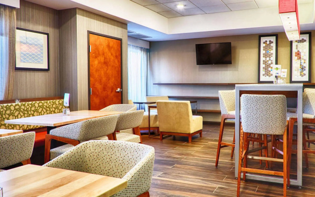 Holiday Inn Express Bordentown - Trenton South by IHG