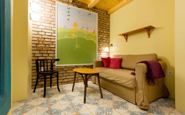 Butterfly Dream Apartment