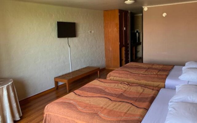 Hotel Holiday Suites