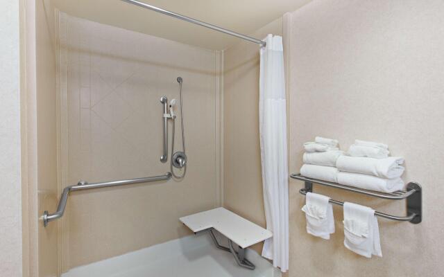 Hampton Inn & Suites Oakland Airport-Alameda