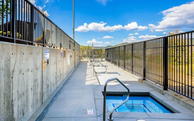 Lake View Ski Chalet