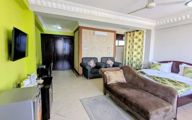 Alexander Hotel & Tours