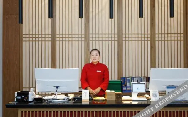 Qianna Yayue Hotel (Zhengzhou High-tech Zone Science Avenue store)