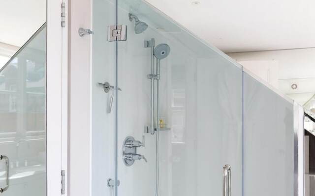 Pocket Full of Pearls Fantastic Duplex